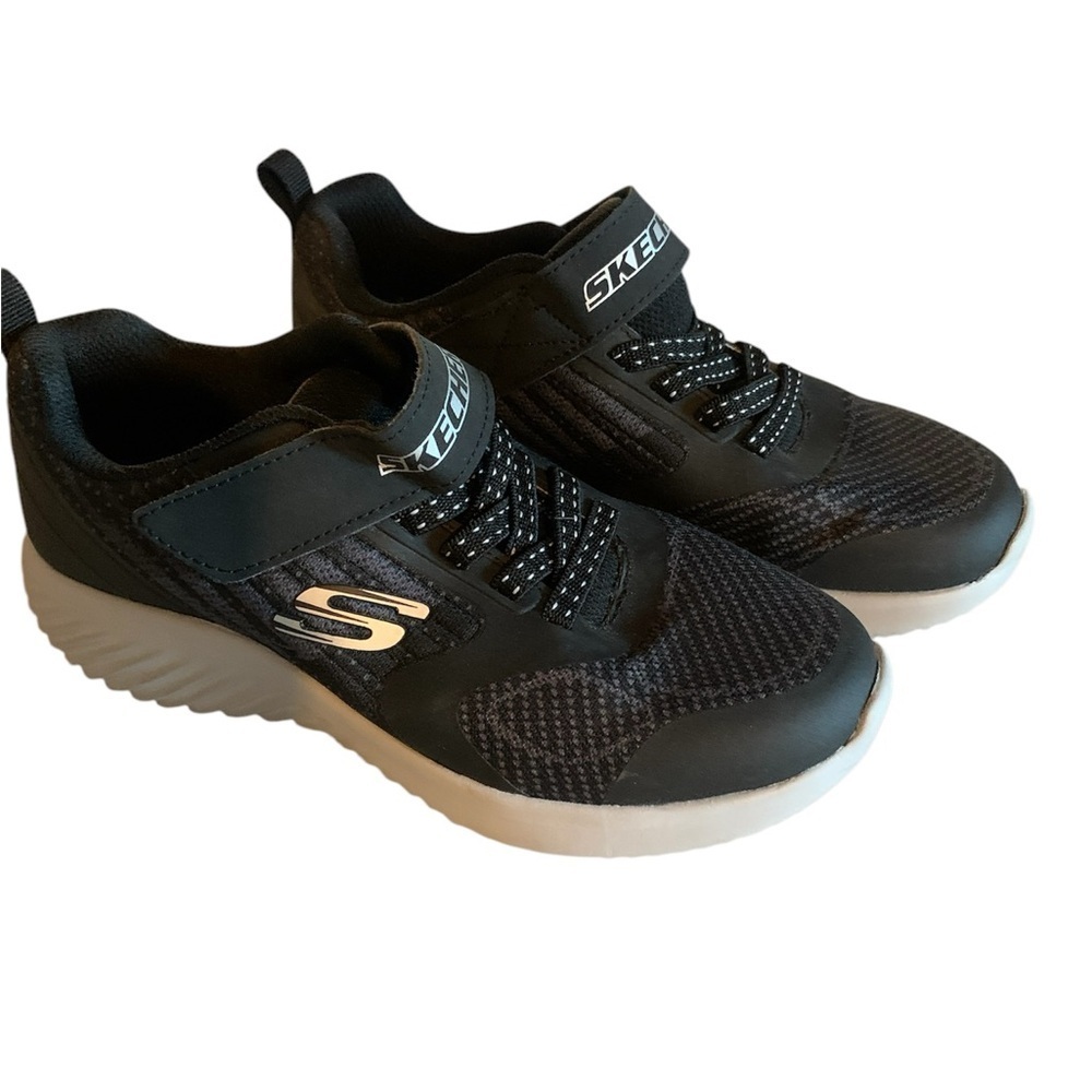 Skechers Boys size 3 Athletic black sneakers
